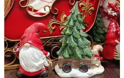 Ewax Figurka ozdobna Skrzat czerwony z choinką LED Discount