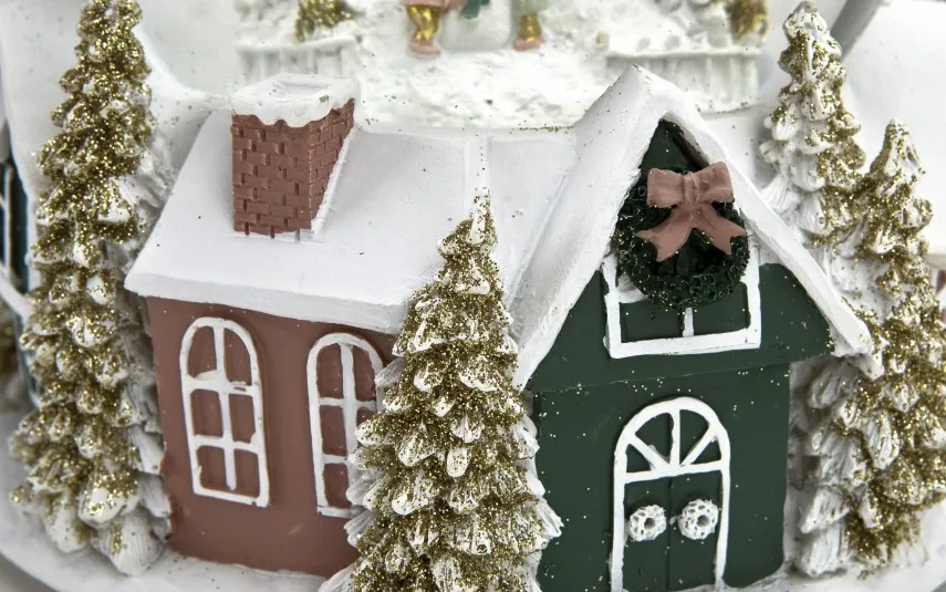 Art-Pol Kula szklana z pozytywką 16 cm Różowy Domek 165340 Clearance